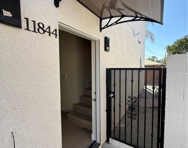 11844 Hollyview Drive - Photo Thumbnail 1