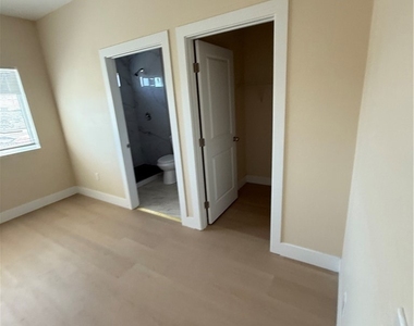 11844 Hollyview Drive - Photo Thumbnail 16