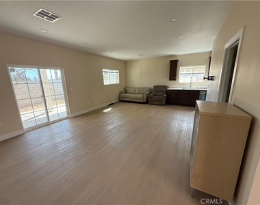 11844 Hollyview Drive - Photo Thumbnail 4