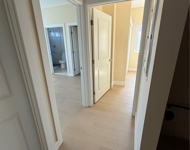 11844 Hollyview Drive - Photo Thumbnail 12