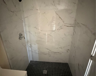 11844 Hollyview Drive - Photo Thumbnail 5