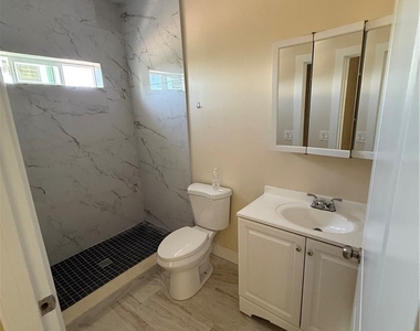 11844 Hollyview Drive - Photo Thumbnail 11