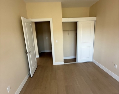 11844 Hollyview Drive - Photo Thumbnail 14