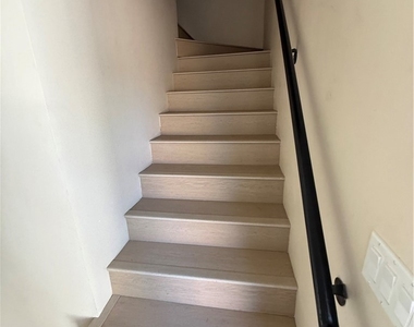 11844 Hollyview Drive - Photo Thumbnail 3