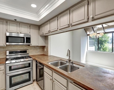 1310 E Orange Grove Boulevard - Photo Thumbnail 14