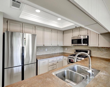 1310 E Orange Grove Boulevard - Photo Thumbnail 12