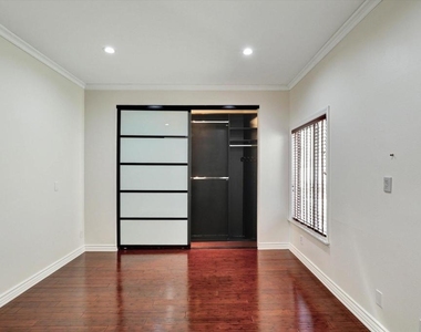 1310 E Orange Grove Boulevard - Photo Thumbnail 20