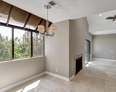 1310 E Orange Grove Boulevard - Photo Thumbnail 8