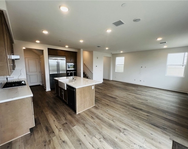 1374 Blue Port Way - Photo Thumbnail 7
