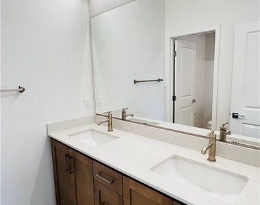 1374 Blue Port Way - Photo Thumbnail 16