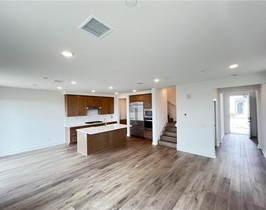 1374 Blue Port Way - Photo Thumbnail 5