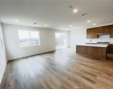 1374 Blue Port Way - Photo Thumbnail 3