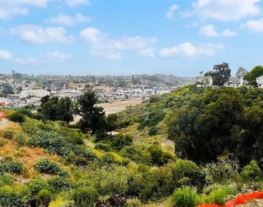 1374 Blue Port Way - Photo Thumbnail 32