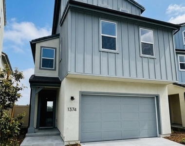 1374 Blue Port Way - Photo Thumbnail 1
