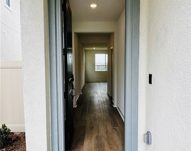 1374 Blue Port Way - Photo Thumbnail 2
