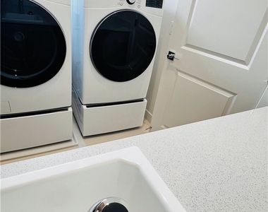 1374 Blue Port Way - Photo Thumbnail 27