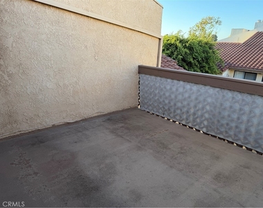4791 Lago Drive - Photo Thumbnail 5