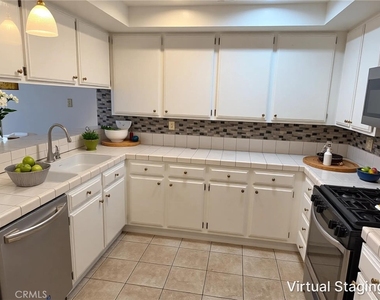 4791 Lago Drive - Photo Thumbnail 6
