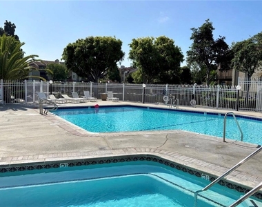 4791 Lago Drive - Photo Thumbnail 17