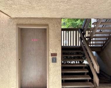 4791 Lago Drive - Photo Thumbnail 16