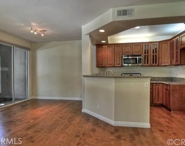 903 Maplewood - Photo Thumbnail 1