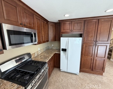 6 Willow Tree Lane - Photo Thumbnail 9