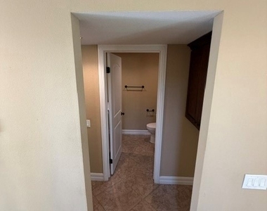 6 Willow Tree Lane - Photo Thumbnail 4