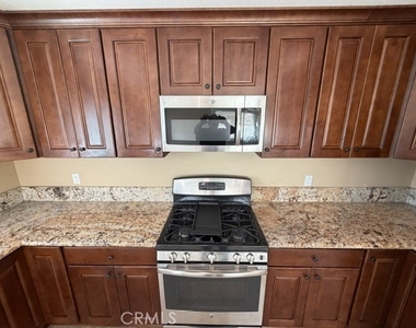 6 Willow Tree Lane - Photo Thumbnail 12