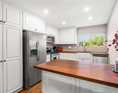 16877 Bluewater Lane - Photo Thumbnail 12