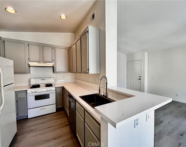 57 Chaumont Circle - Photo Thumbnail 10