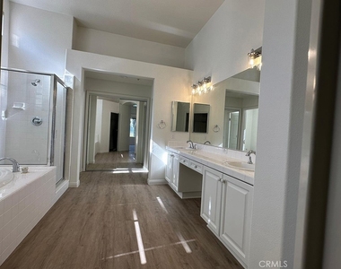 236 Downey Lane - Photo Thumbnail 12