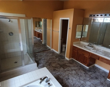 15075 Calle La Paloma - Photo Thumbnail 32