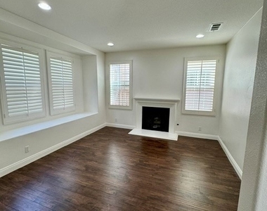 10 Pine Hill Lane - Photo Thumbnail 2