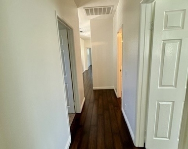 10 Pine Hill Lane - Photo Thumbnail 16