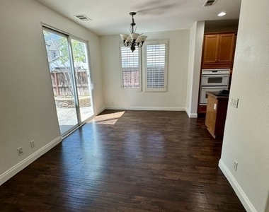 10 Pine Hill Lane - Photo Thumbnail 4