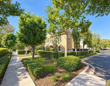 10 Pine Hill Lane - Photo Thumbnail 22