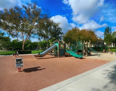 10 Pine Hill Lane - Photo Thumbnail 37
