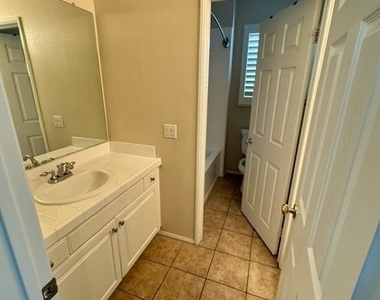 10 Pine Hill Lane - Photo Thumbnail 25