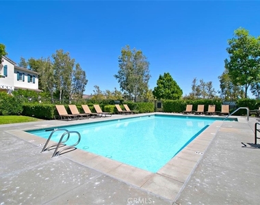 10 Pine Hill Lane - Photo Thumbnail 45