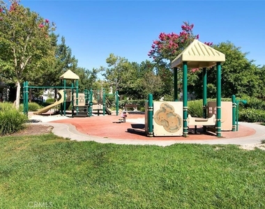 10 Pine Hill Lane - Photo Thumbnail 49