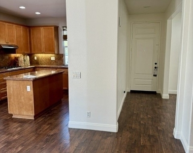 10 Pine Hill Lane - Photo Thumbnail 5
