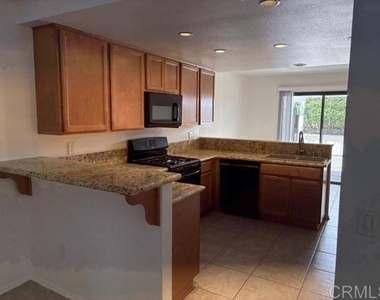 3950 Carmel Springs Way - Photo Thumbnail 3