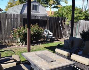128 Roper Court - Photo Thumbnail 2