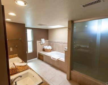 128 Roper Court - Photo Thumbnail 15