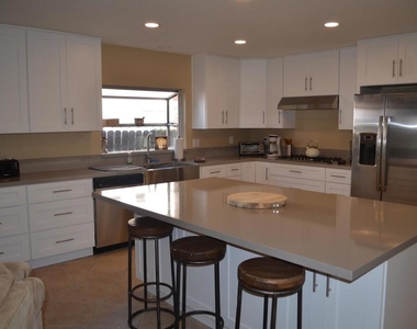 128 Roper Court - Photo Thumbnail 7