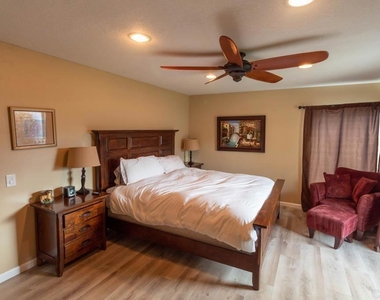 128 Roper Court - Photo Thumbnail 11