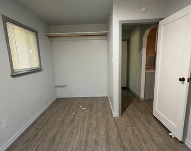6599 Hohape Avenue - Photo Thumbnail 7