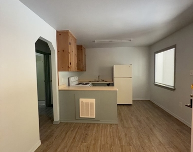 6599 Hohape Avenue - Photo Thumbnail 2