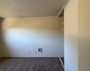 3001 Lakeshore Boulevard - Photo Thumbnail 4