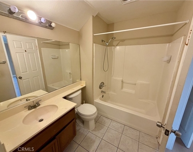 1371 S Park Avenue - Photo Thumbnail 12